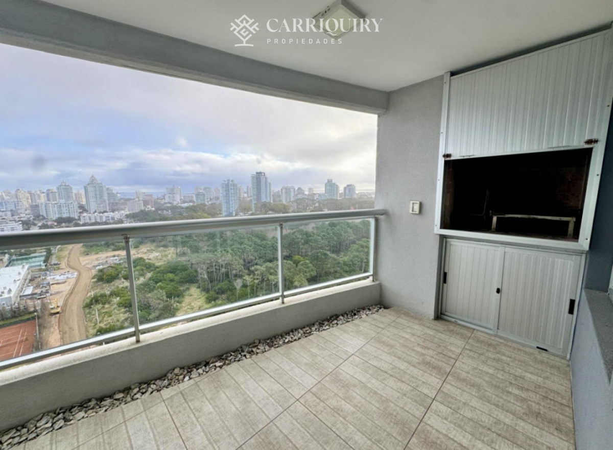 Apartamento ID.10467 - Venta de apartamento de 2 dormitorios más dependencia y parrillero en Playa Mansa