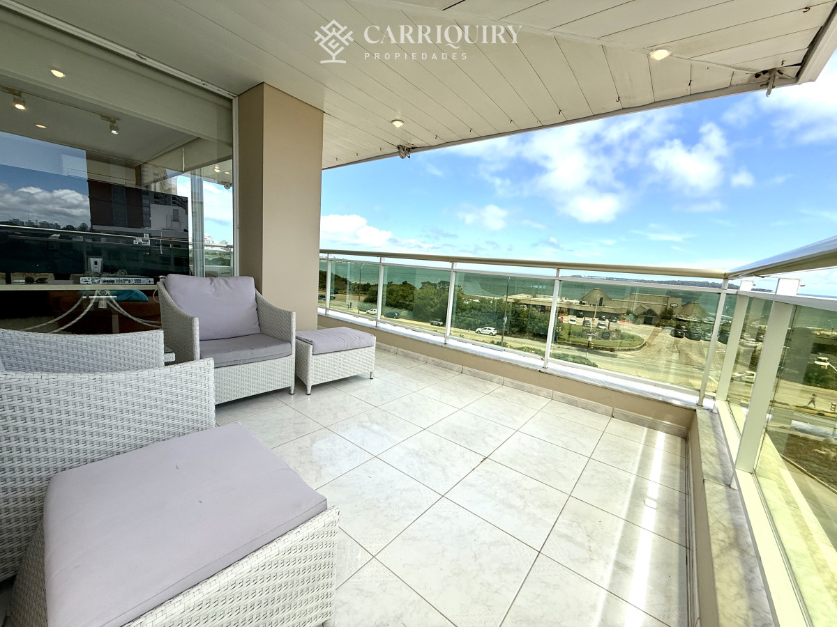 Apartamento ID.8071/APARTAMENTO,-4-DORM- -DEP.-SERV,-PUERTO,-PUNTA-DEL-ESTE,-VENTA-Y-ALQUILER - Alquiler temporario de apartamento esquinero de tres dormitorios más dependencia de servicio sobre Playa Mansa, Punta del Este