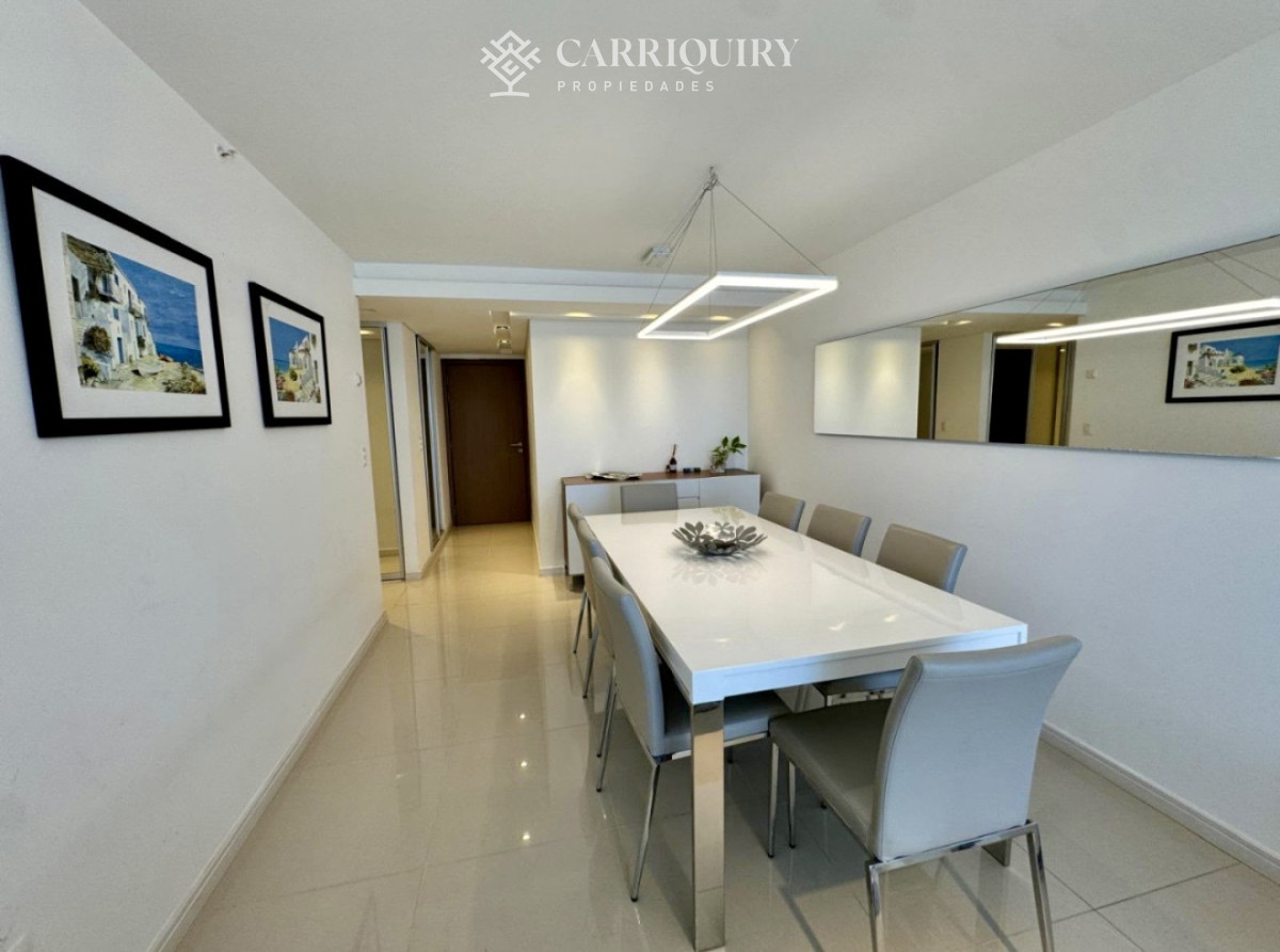 Apartamento ID.10467 - Venta de apartamento de 2 dormitorios más dependencia y parrillero en Playa Mansa