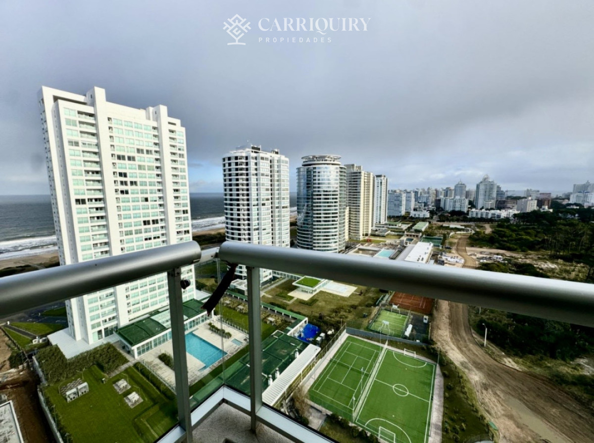 Apartamento ID.10467 - Venta de apartamento de 2 dormitorios más dependencia y parrillero en Playa Mansa