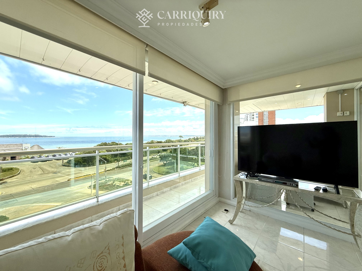 Apartamento ID.8071/APARTAMENTO,-4-DORM- -DEP.-SERV,-PUERTO,-PUNTA-DEL-ESTE,-VENTA-Y-ALQUILER - Alquiler temporario de apartamento esquinero de tres dormitorios más dependencia de servicio sobre Playa Mansa, Punta del Este