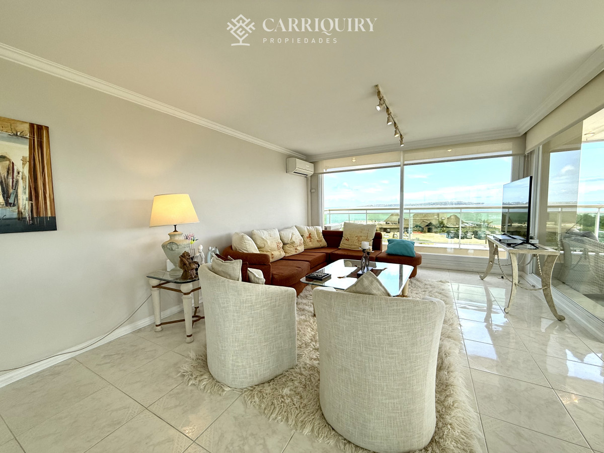 Apartamento ID.8071/APARTAMENTO,-4-DORM- -DEP.-SERV,-PUERTO,-PUNTA-DEL-ESTE,-VENTA-Y-ALQUILER - Alquiler temporario de apartamento esquinero de tres dormitorios más dependencia de servicio sobre Playa Mansa, Punta del Este