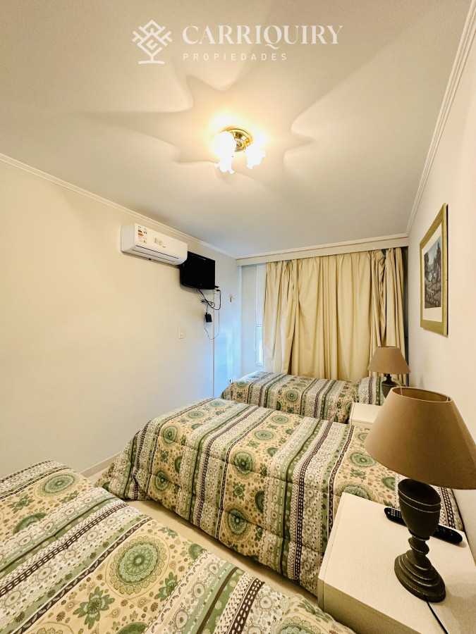 Apartamento ID.8502 - Alquiler temporario de Apartamento de 2 suites sobre Playa Mansa, Primera Línea