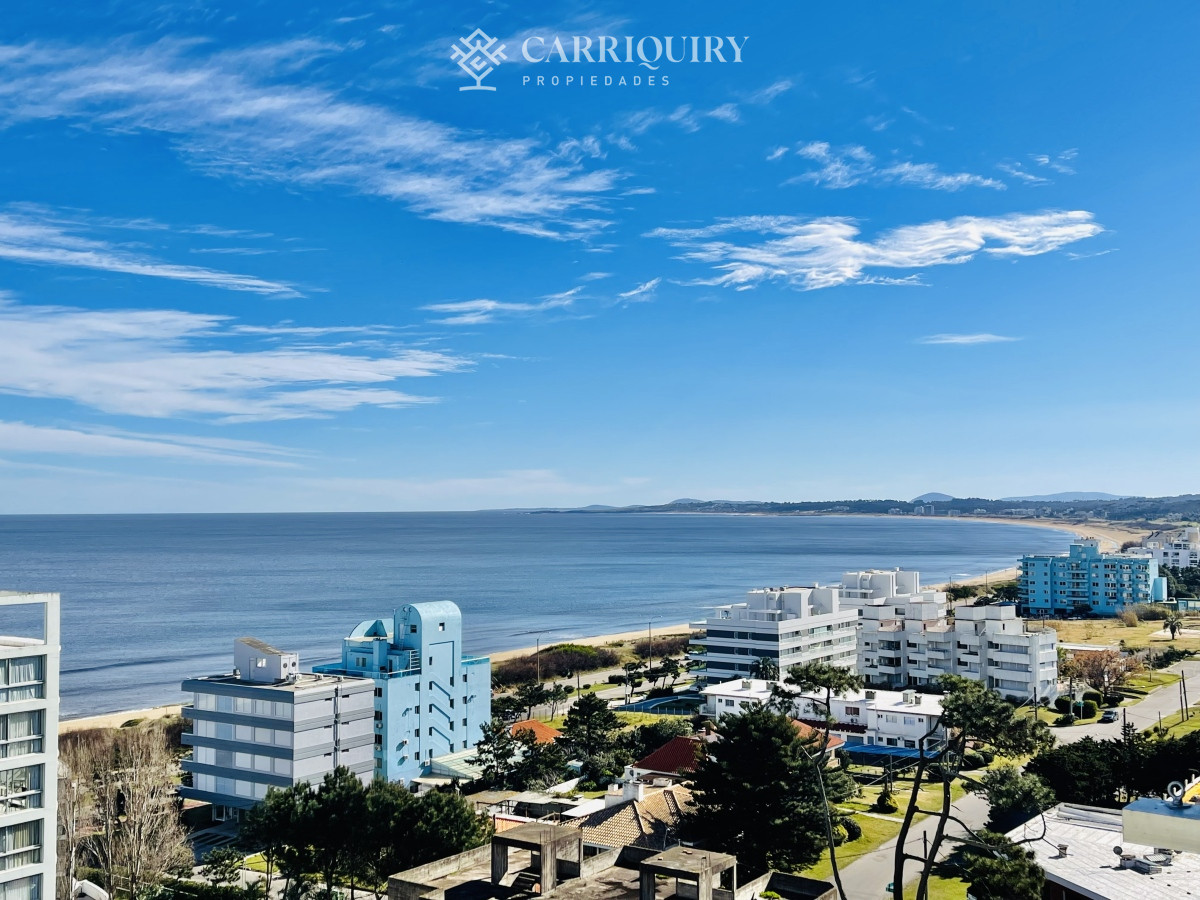 Apartamento ID.6538 - Apartamento de 3 Dormitorios en Playa Mansa con Vista al Mar