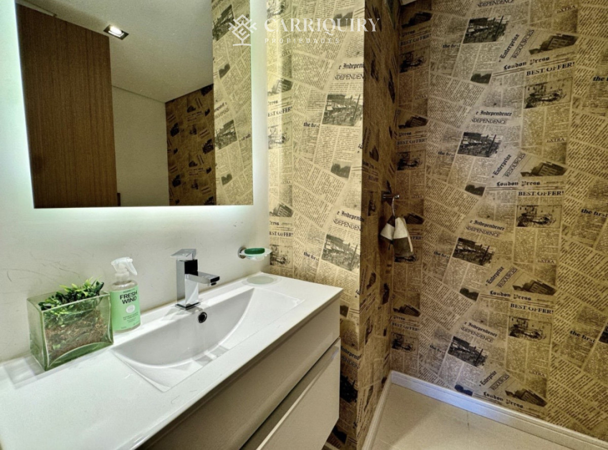 Apartamento ID.10467 - Venta de apartamento de 2 dormitorios más dependencia y parrillero en Playa Mansa