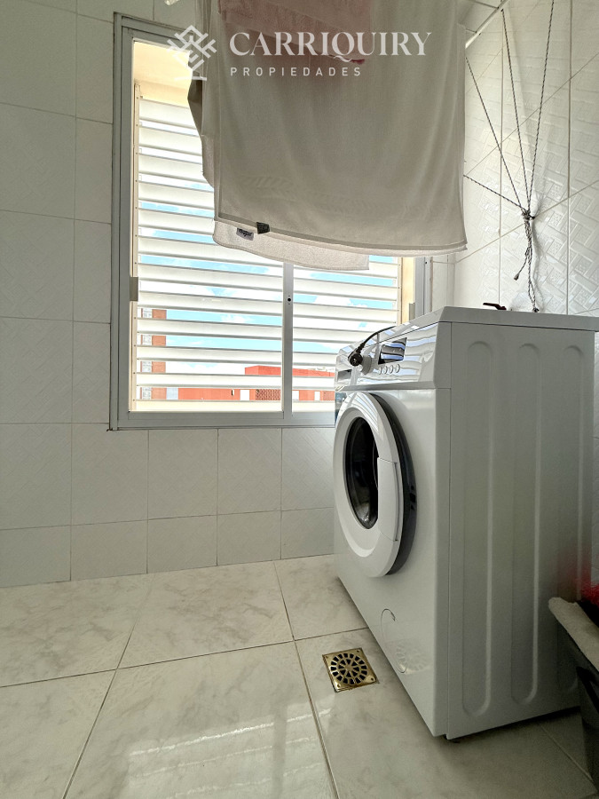 Apartamento ID.8071/APARTAMENTO,-4-DORM- -DEP.-SERV,-PUERTO,-PUNTA-DEL-ESTE,-VENTA-Y-ALQUILER - Alquiler temporario de apartamento esquinero de tres dormitorios más dependencia de servicio sobre Playa Mansa, Punta del Este