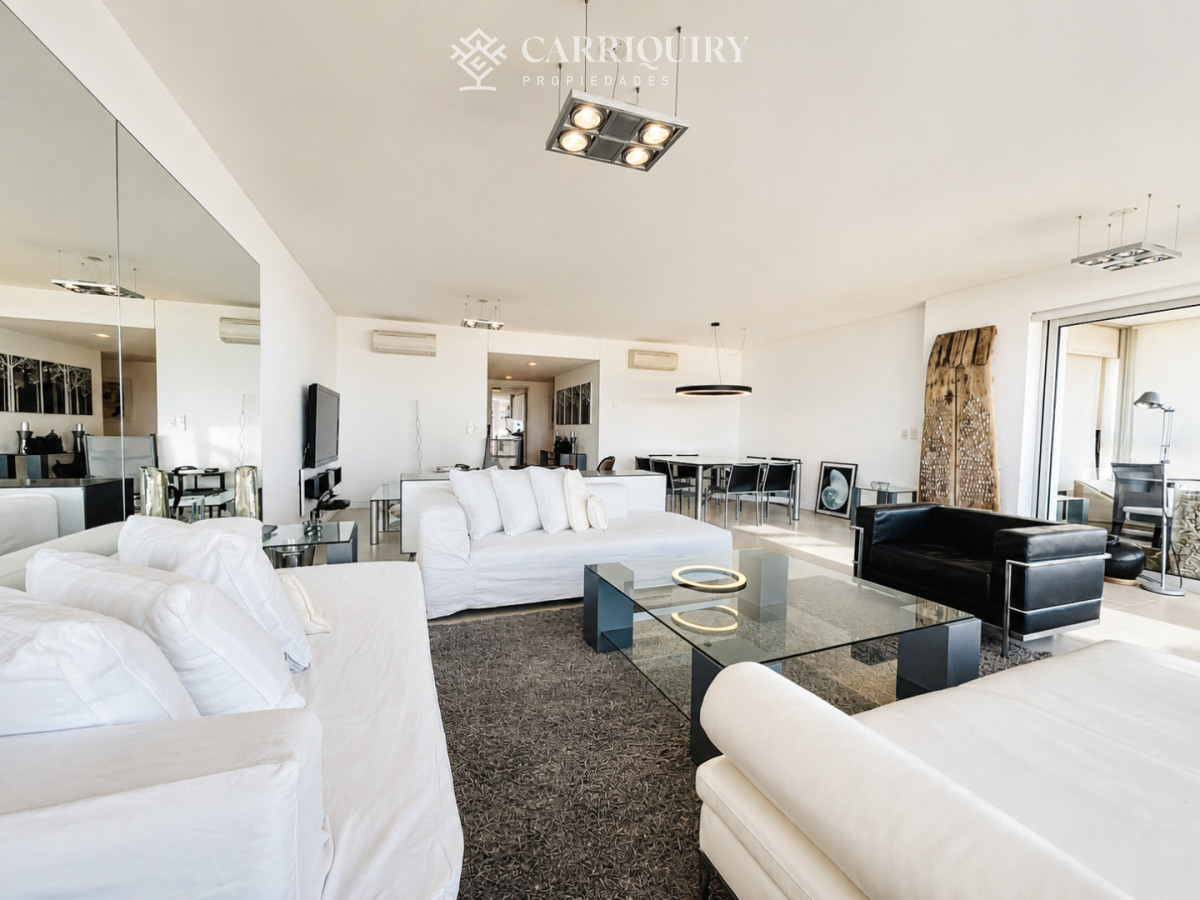 Apartamento ID.7044/Apartamento-en-torre-de-lujo - Venta y alquiler de departamento esquinero de tres dormitorios mas dependencia de servicio, Torre LE PARC, playa Brava. Punta del Este