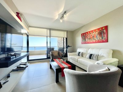 Alquiler temporario de apartamento de dos dormitorios con parrillero de uso exclusivo en Punta Ballena