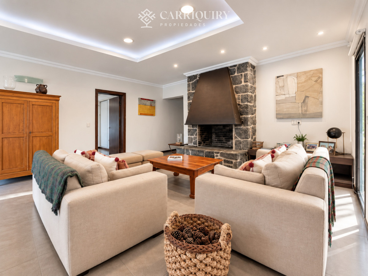 Casa ID.10381/CASA-EN-ALQUILER-MOTOYA-LA-BARRA - Moderna Casa de 4 Dormitorios y Dependencia, con Piscina Climatizada y Barbacoa en Playa Mansa, Punta del Este