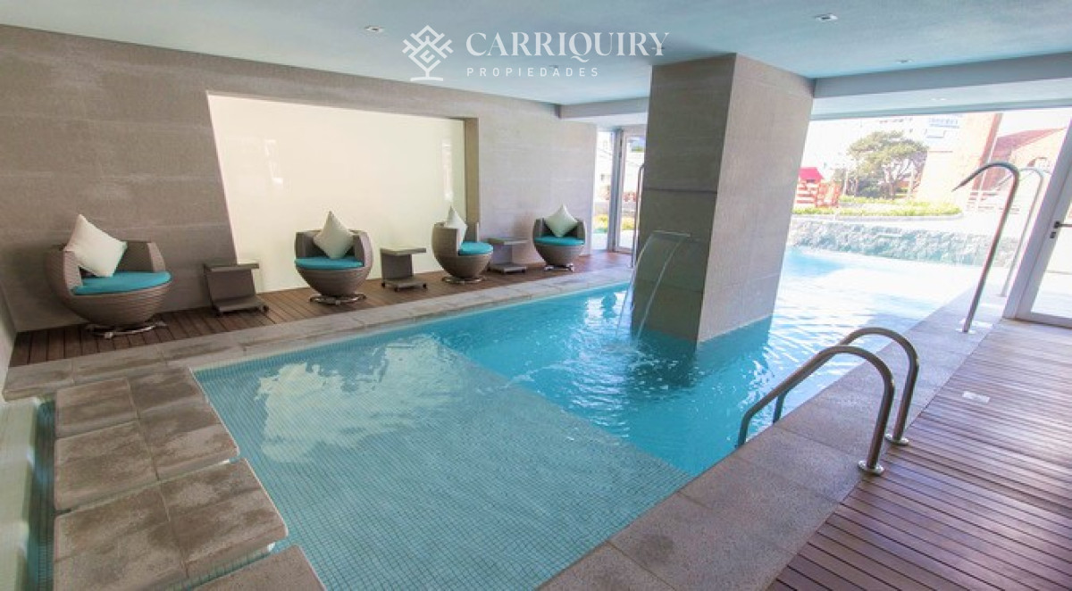 Apartamento ID.6896 - Apartamento de 2 Dormitorios en Playa Brava con Vista al Mar - Venta