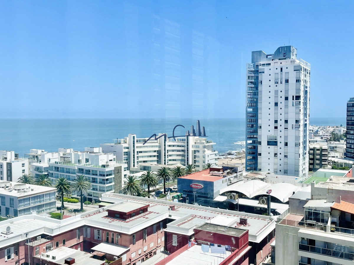 Apartamento ID.454 - Venta de Apartamento de tres Dormitorios en Península - Punta del Este