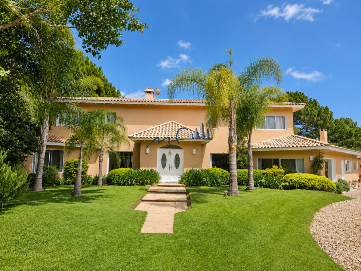 Casa ID.479 - Excelente Casa de 5 Dormitorios en Barrio Privado La Arbolada, Punta del Este