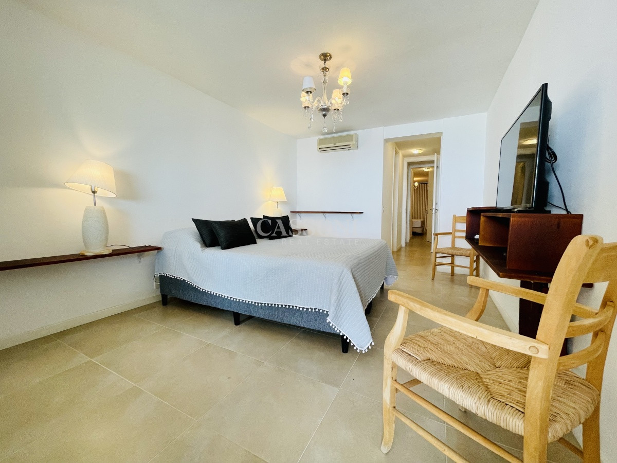 Apartamento ID.3443 - Venta y alquiler de apartamento de dos dormitorios con parrillero de uso exclusivo en Punta Ballena