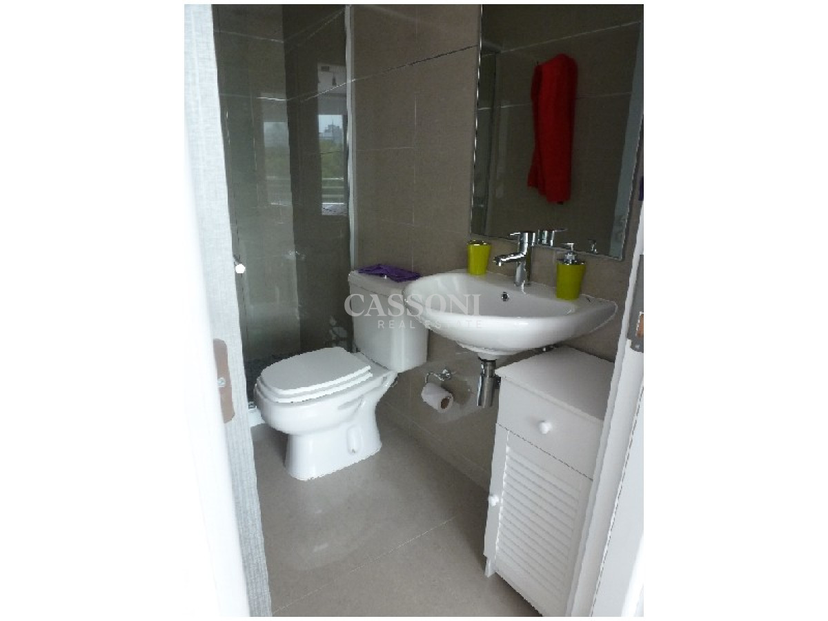 Apartamento ID.4712 - Alquiler temporal de apartamento de dos dormitorios con dos baños en Playa Mansa, Punta del Este