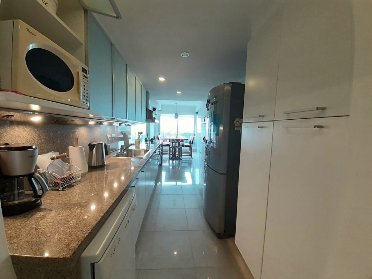 Apartamento ID.4516 - Alquiler temporal de apartamento esquinero en Torre Le Parc II, Playa Brava