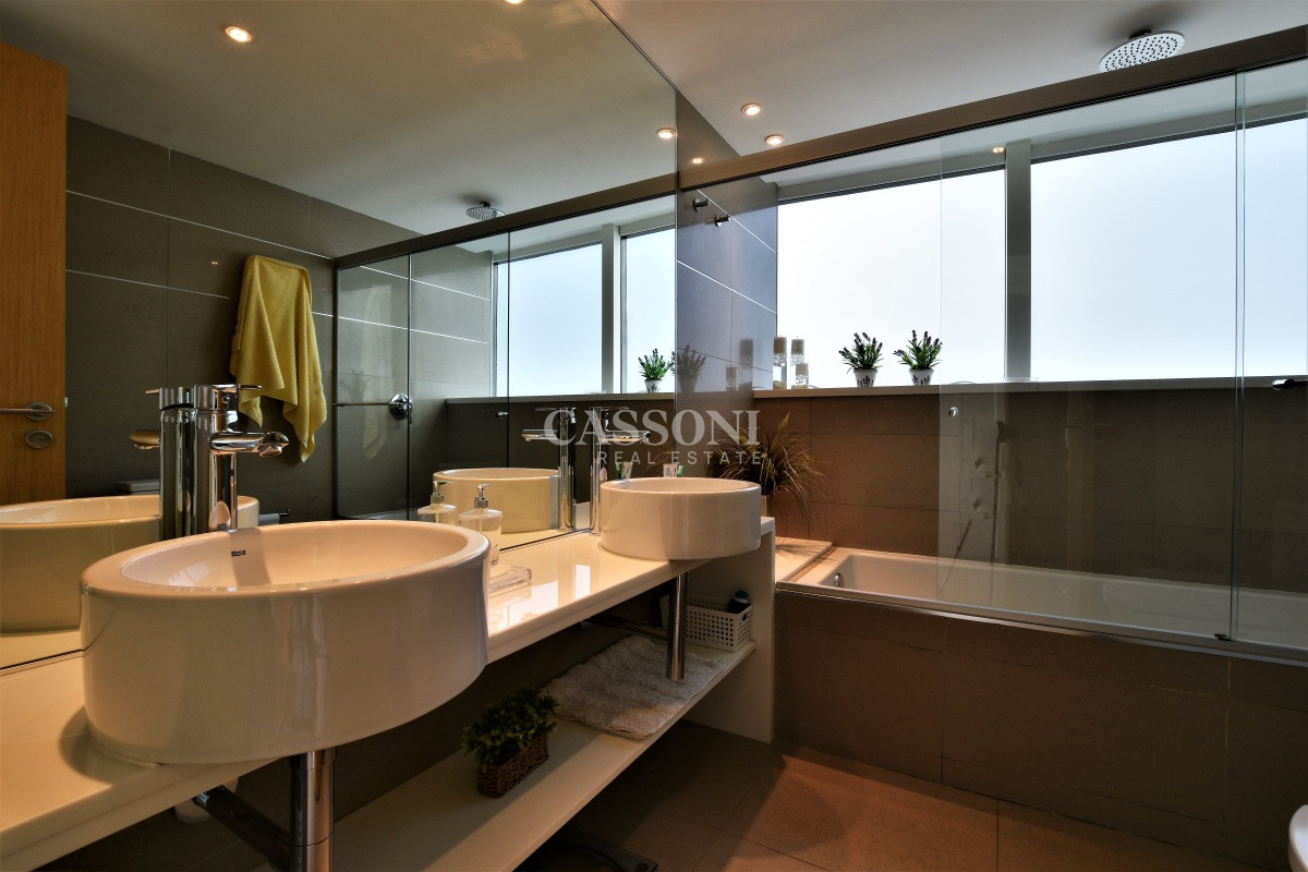Apartamento ID.3713 - Moderno apartamento de 3 Dormitorios y Dependencia Playa Mansa