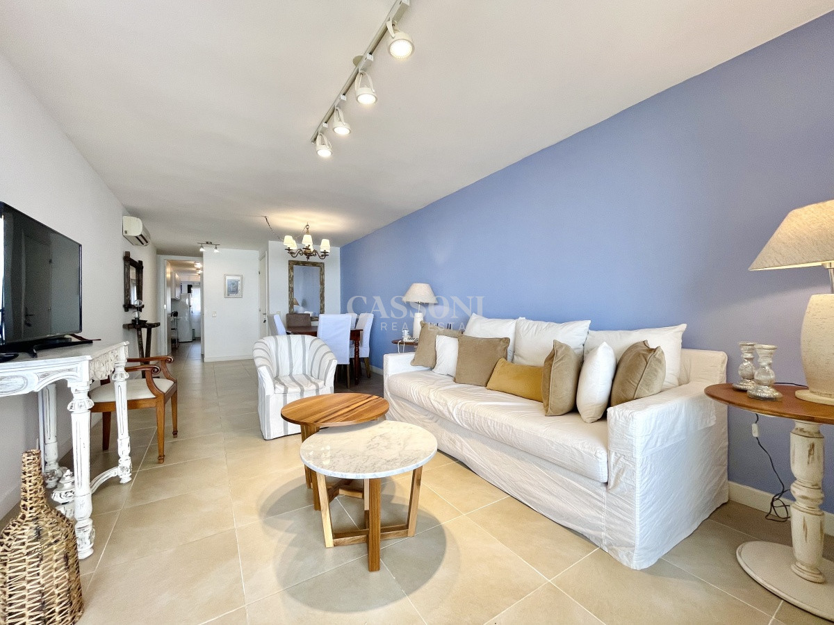Apartamento ID.3443 - Venta y alquiler de apartamento de dos dormitorios con parrillero de uso exclusivo en Punta Ballena