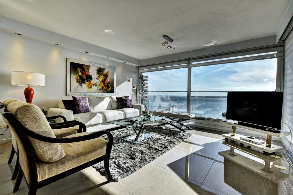Apartamento ID.3713 - Moderno apartamento de 3 Dormitorios y Dependencia Playa Mansa