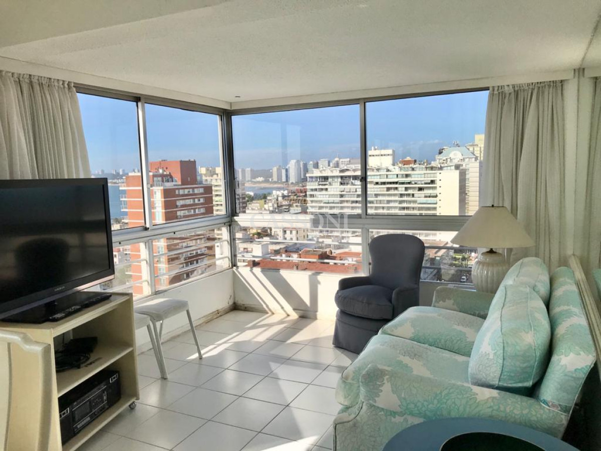 Apartamento ID.2553 - Apartamento de 4 Dormitorios con Vista al Mar - Península de Punta del Este, Venta y Alquiler