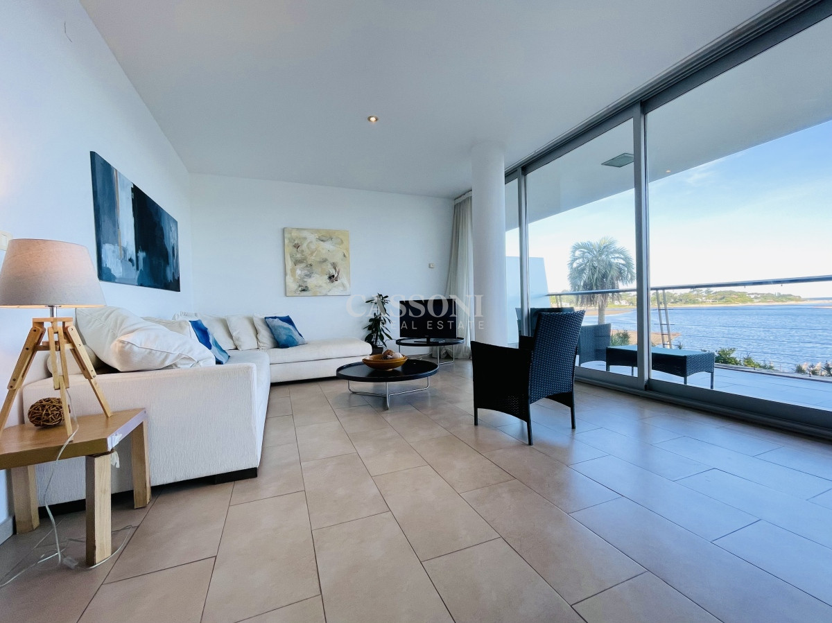 Apartamento ID.2466 - Venta de Moderno Apartamento de 3 Dormitorios Frente al Mar en La Barra