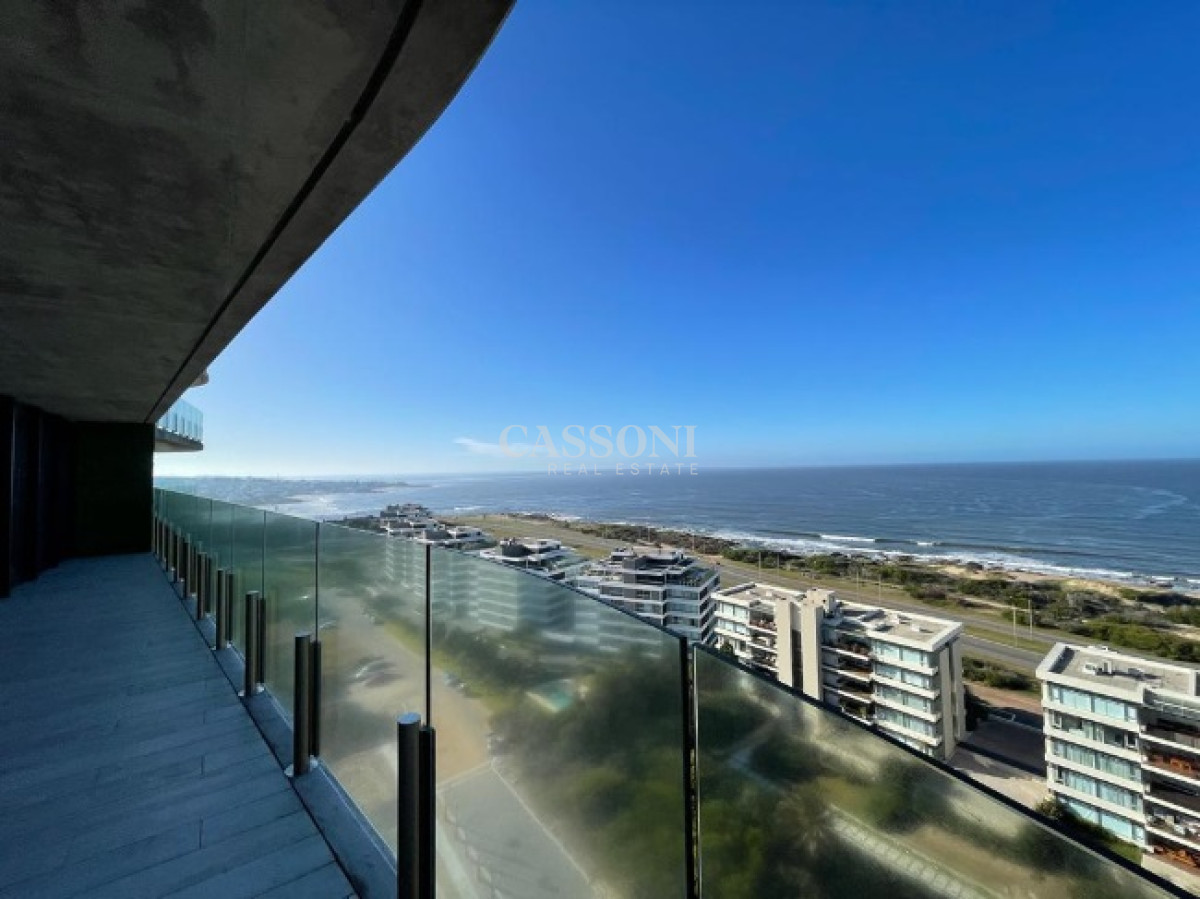 Apartamento ID.3247 - Venta de Apartamento de 2 Dormitorios en suite piso alto de Torre Surfside Village, Punta del Este
