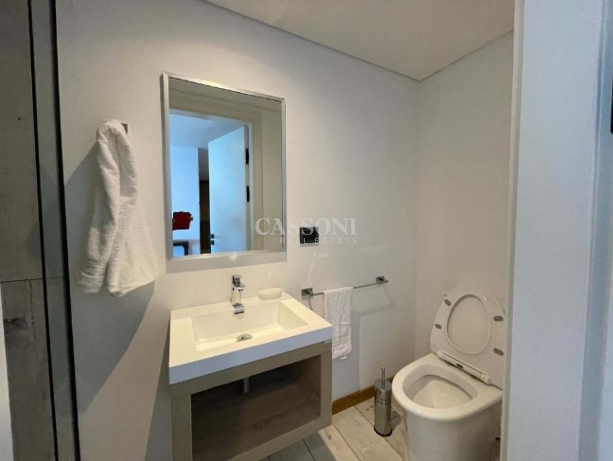 Apartamento ID.3247 - Venta de Apartamento de 2 Dormitorios en suite piso alto de Torre Surfside Village, Punta del Este