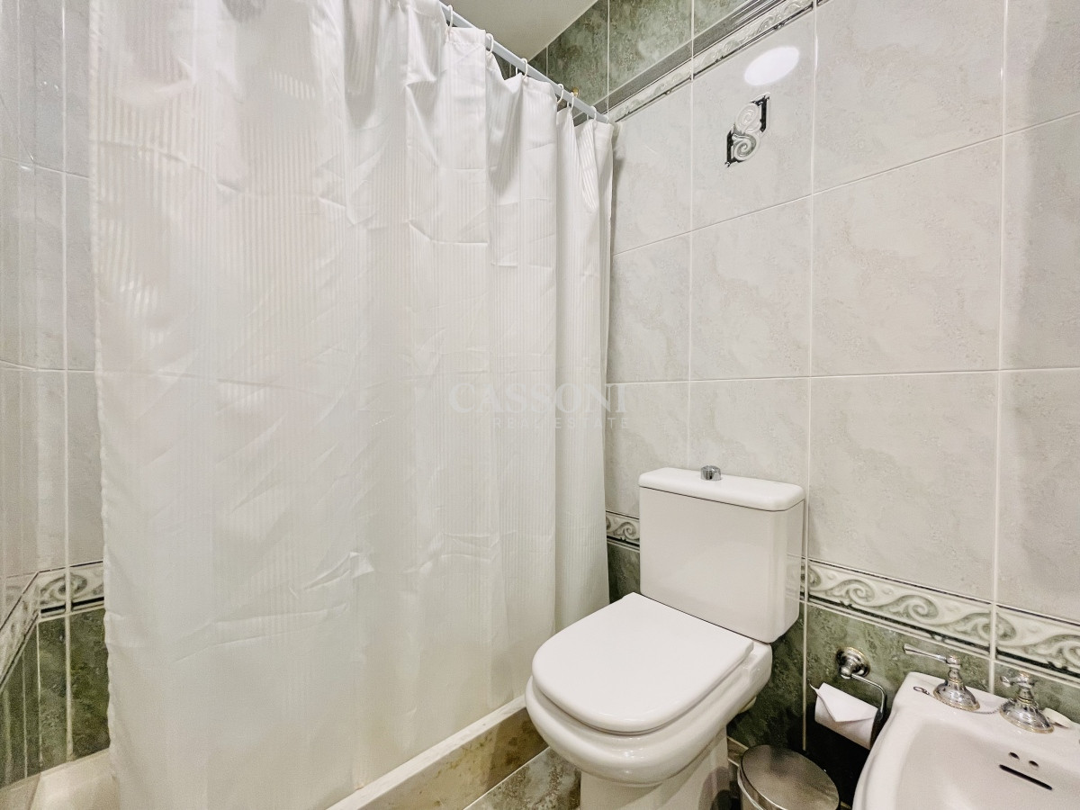 Apartamento ID.2858 - Apartamento de 3 Dormitorios sobre Playa Mansa, en Venta y Alquiler, Punta del Este