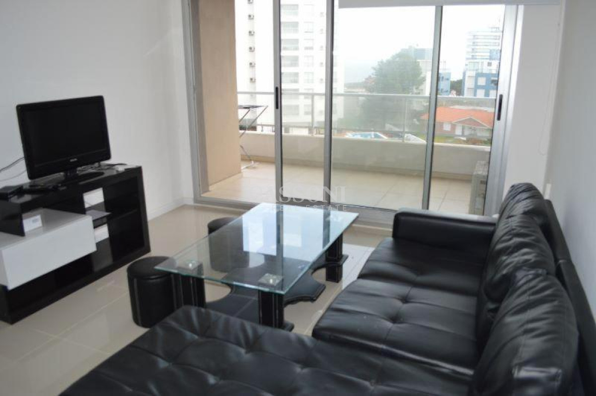 Apartamento ID.4462 - Muy Buen Apartamento de 2 Dormitorios en Aidy Grill, Punta del Este