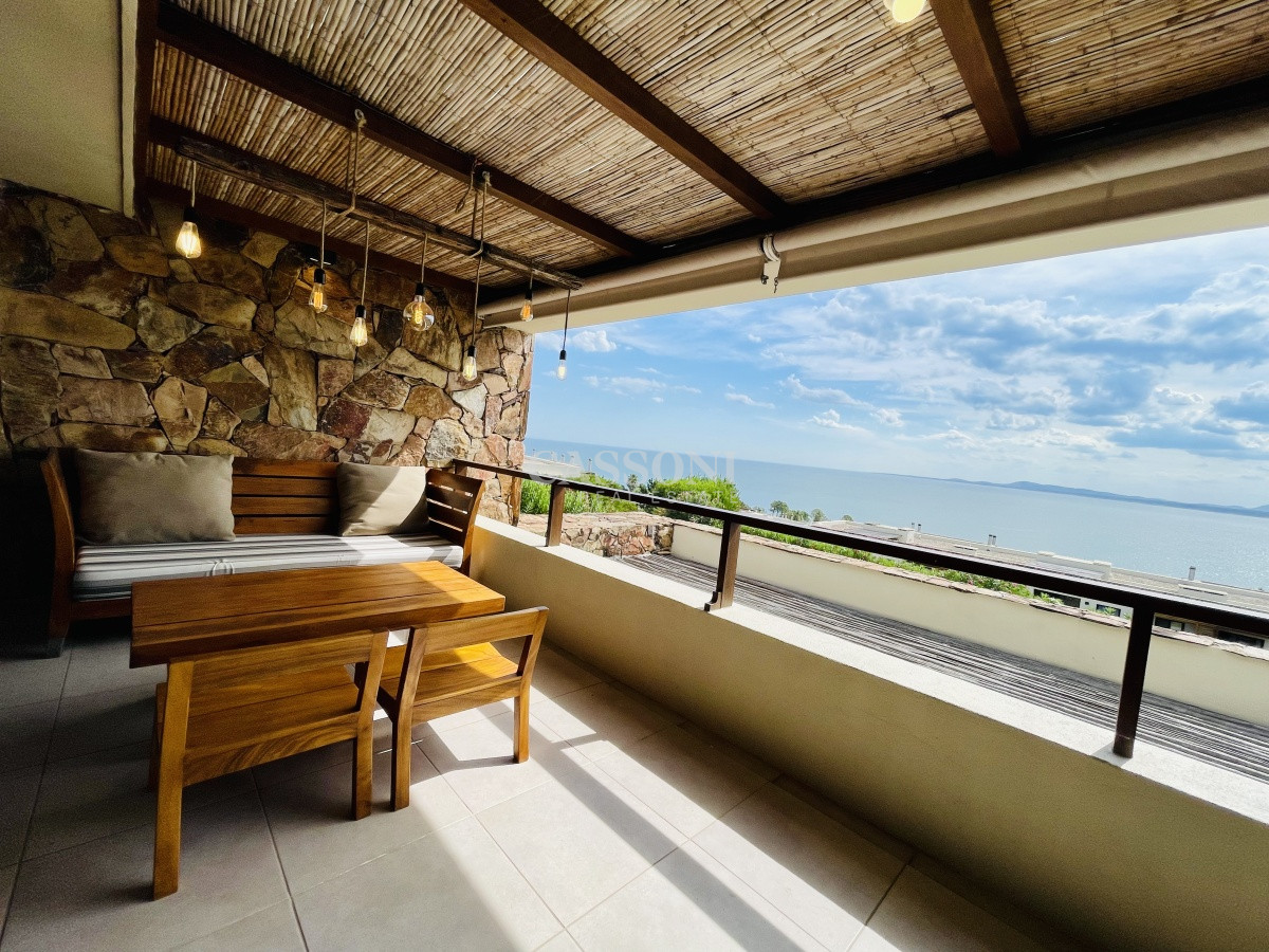 Apartamento ID.3443 - Venta y alquiler de apartamento de dos dormitorios con parrillero de uso exclusivo en Punta Ballena