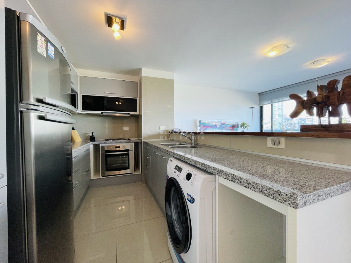 Apartamento ID.2650 - Apartamento de 2 Dormitorios y Parrillero Frente a Playa Brava, Punta del Este