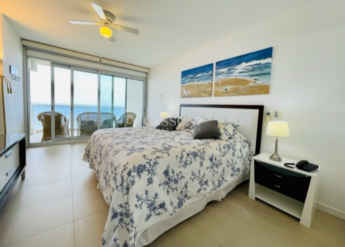Apartamento ID.4410 - Alquiler temporario de Apartamento de 2 Dormitorios más Dependencia en Torre Le Parc, Playa Brava