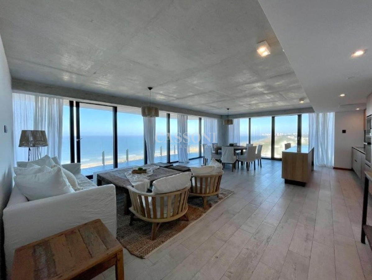Apartamento ID.3247 - Venta de Apartamento de 2 Dormitorios en suite piso alto de Torre Surfside Village, Punta del Este
