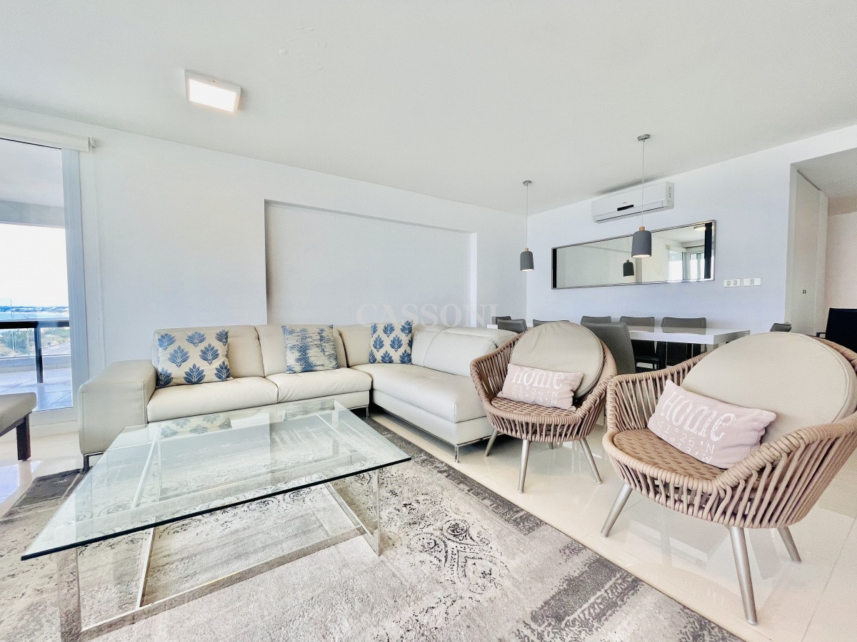 Apartamento ID.3086 - Apartamento de 3 Dormitorios y Parrillero Frente al Mar, Playa Mansa