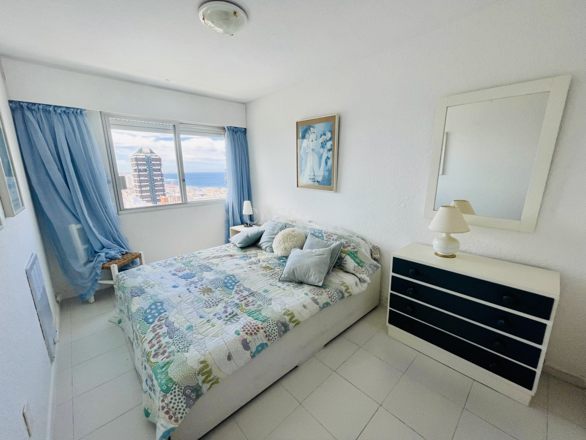 Apartamento ID.2553 - Apartamento de 4 Dormitorios con Vista al Mar - Península de Punta del Este, Venta y Alquiler
