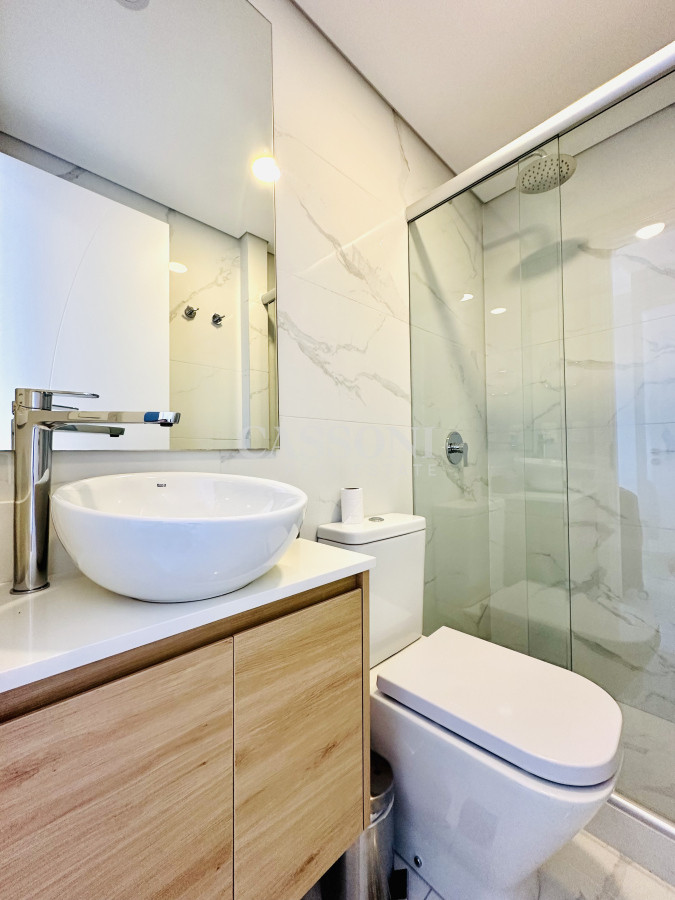 Apartamento ID.4230 - Apartamento Frente al Mar de 3 Dormitorios y Dependencia en Playa Mansa, Punta del Este 