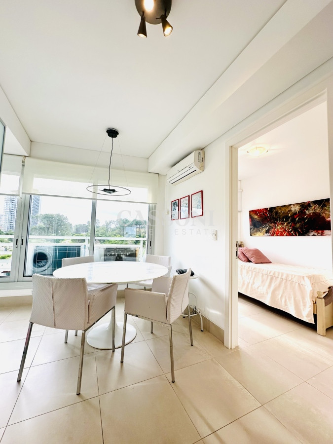 Apartamento ID.2987 - Oportunidad en Venta y Alquiler temporal de maravilloso departamento esquinero en Torre Le Parc, Playa Brava, Punta del Este