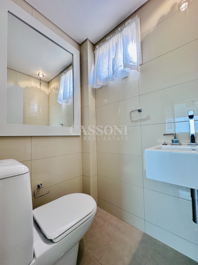 Apartamento ID.2594 - Lujoso Penthouse de 4 Dormitorios con Vista al Mar sobre Playa Mansa, Punta del Este