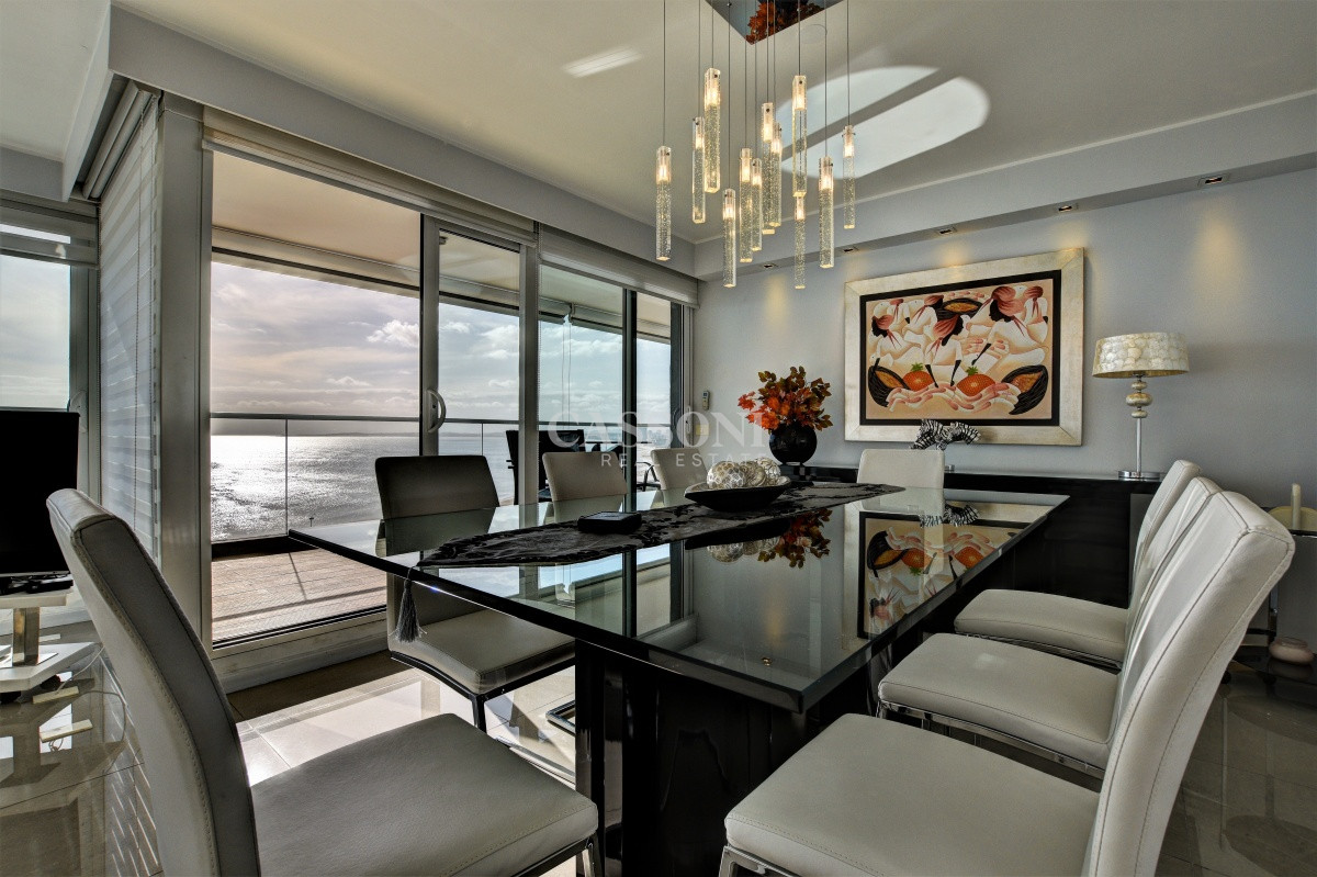 Apartamento ID.3713 - Moderno apartamento de 3 Dormitorios y Dependencia Playa Mansa