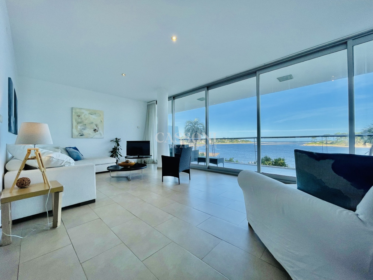 Apartamento ID.2466 - Venta de Moderno Apartamento de 3 Dormitorios Frente al Mar en La Barra