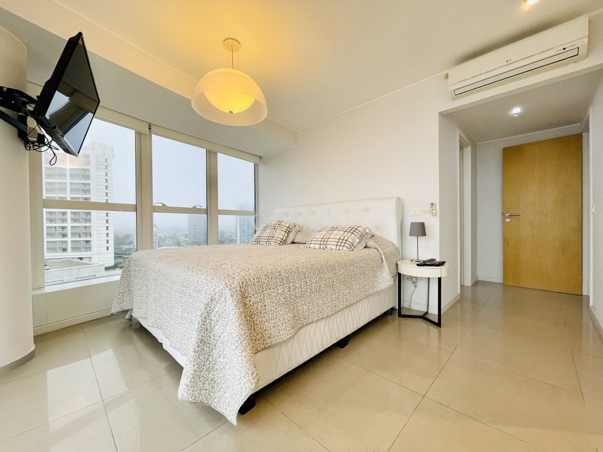 Apartamento ID.2825 - Moderno Apartamento de 3 Suites en Playa Mansa con Vista al Mar