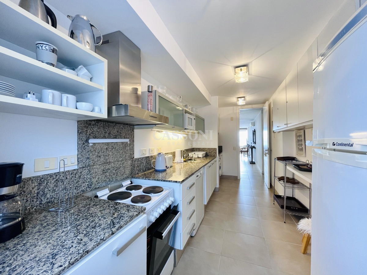 Apartamento ID.3443 - Venta y alquiler de apartamento de dos dormitorios con parrillero de uso exclusivo en Punta Ballena
