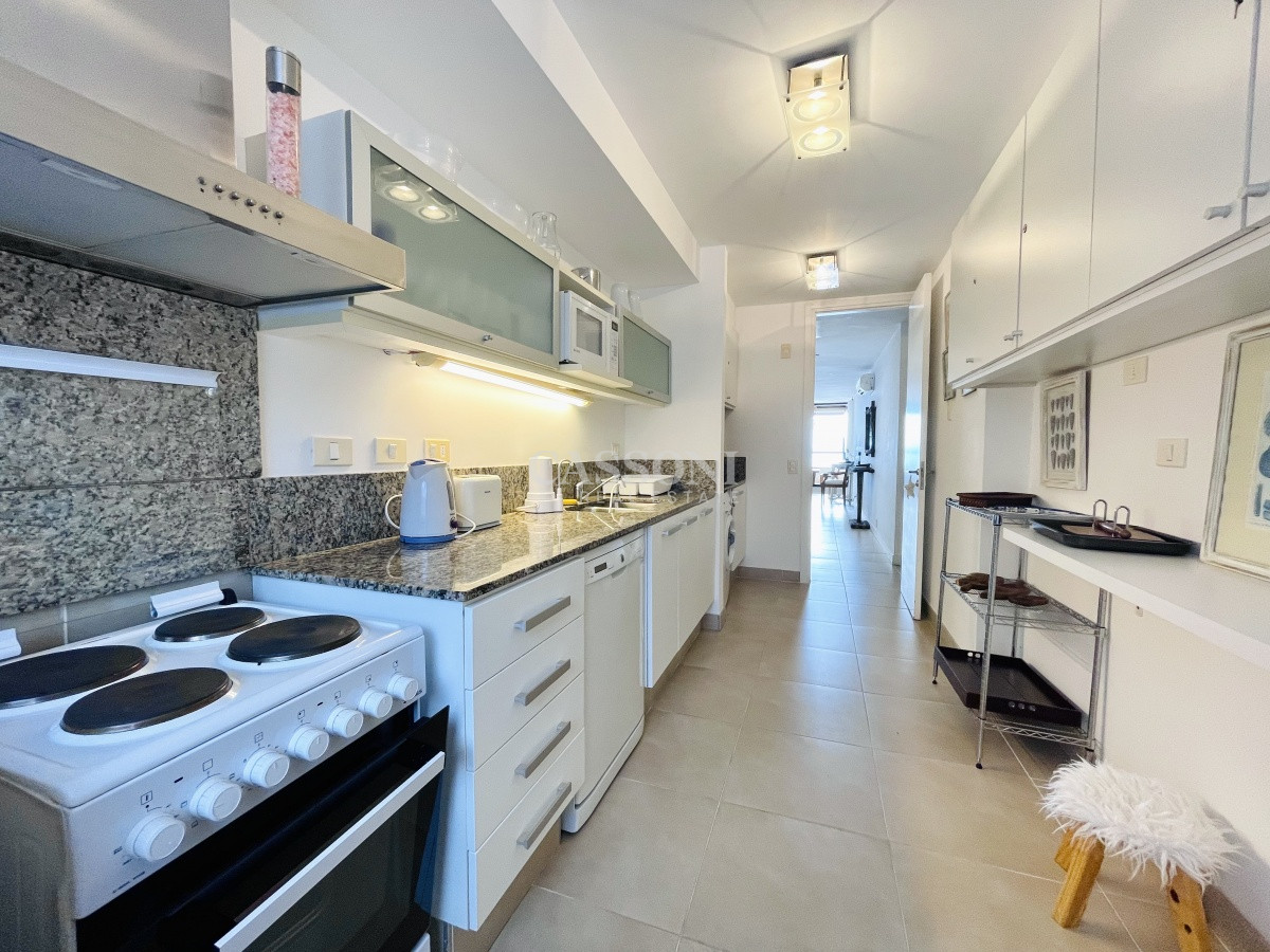Apartamento ID.3443 - Venta y alquiler de apartamento de dos dormitorios con parrillero de uso exclusivo en Punta Ballena