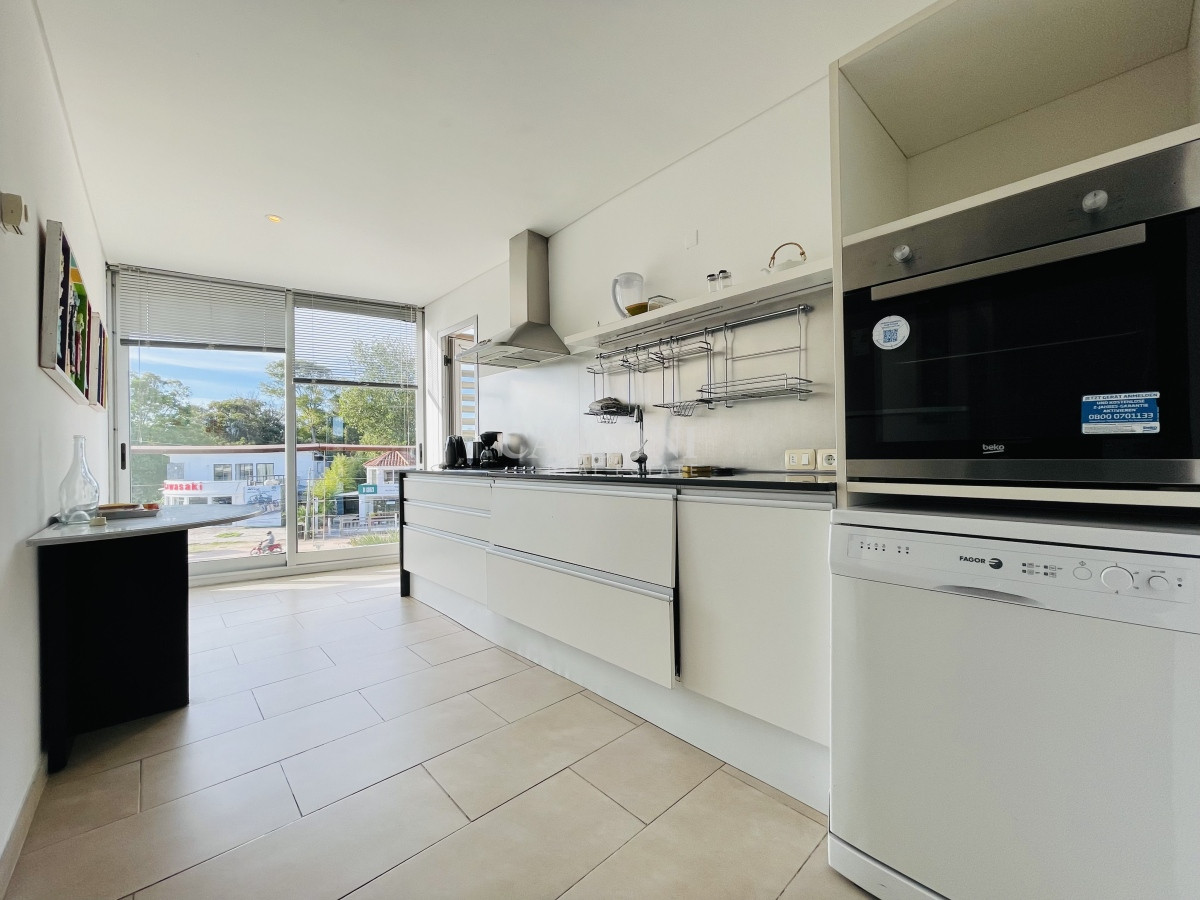 Apartamento ID.2466 - Venta de Moderno Apartamento de 3 Dormitorios Frente al Mar en La Barra