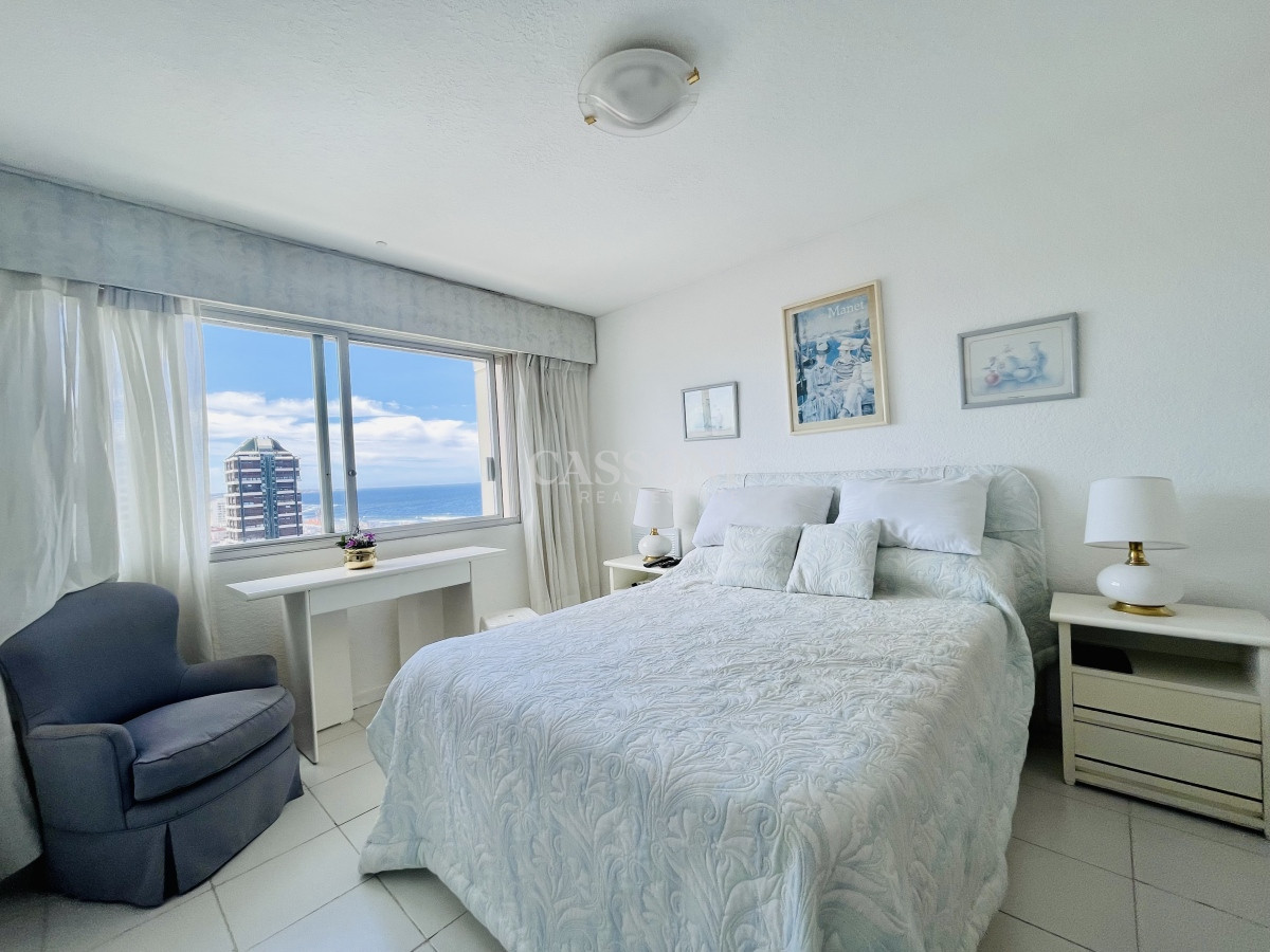 Apartamento ID.2553 - Apartamento de 4 Dormitorios con Vista al Mar - Península de Punta del Este, Venta y Alquiler