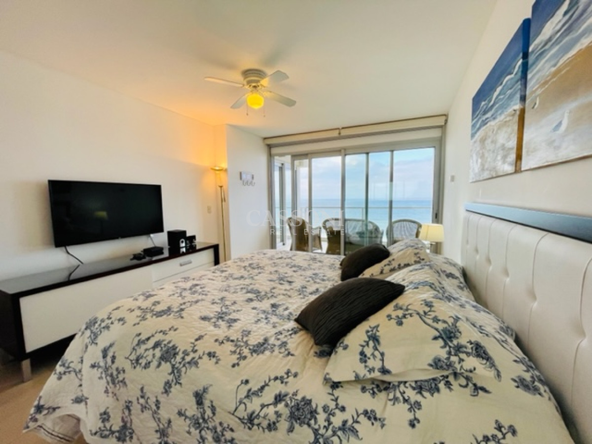 Apartamento ID.4410 - Alquiler temporario de Apartamento de 2 Dormitorios más Dependencia en Torre Le Parc, Playa Brava