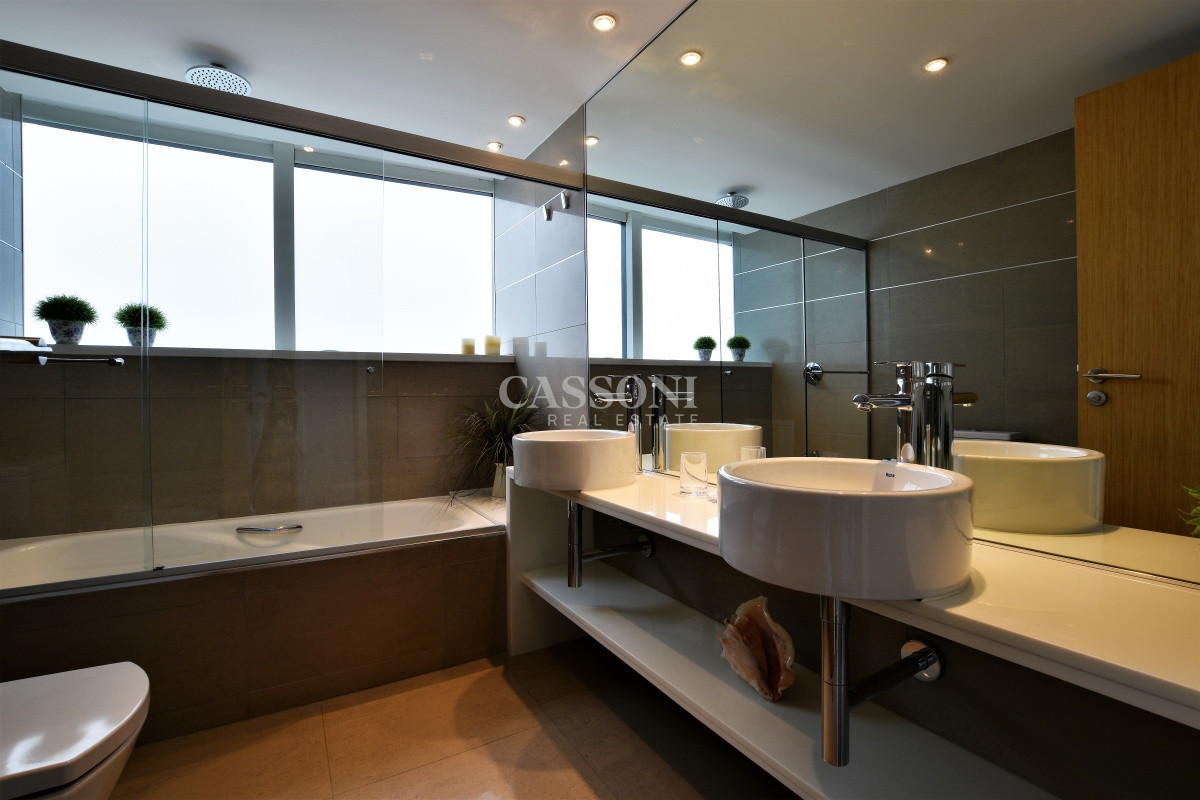 Apartamento ID.3713 - Moderno apartamento de 3 Dormitorios y Dependencia Playa Mansa