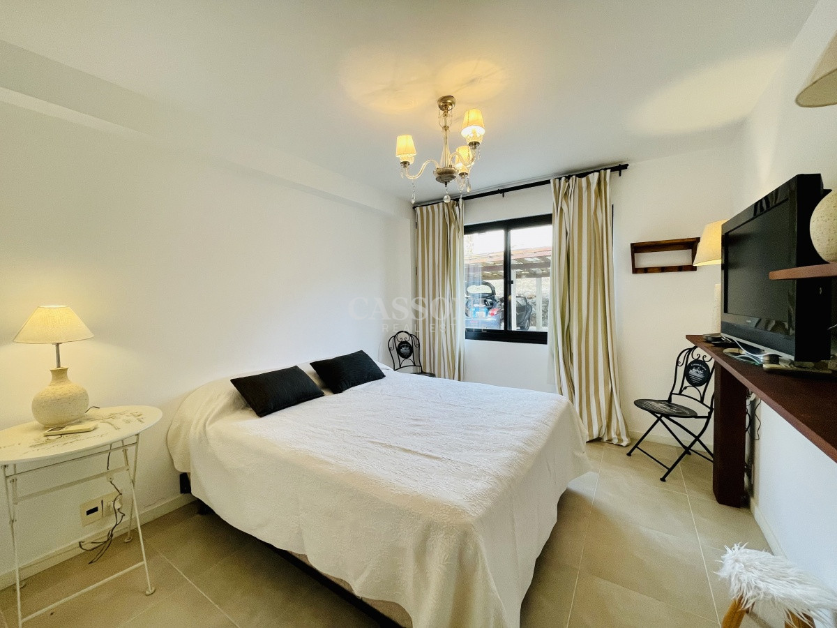 Apartamento ID.3443 - Venta y alquiler de apartamento de dos dormitorios con parrillero de uso exclusivo en Punta Ballena