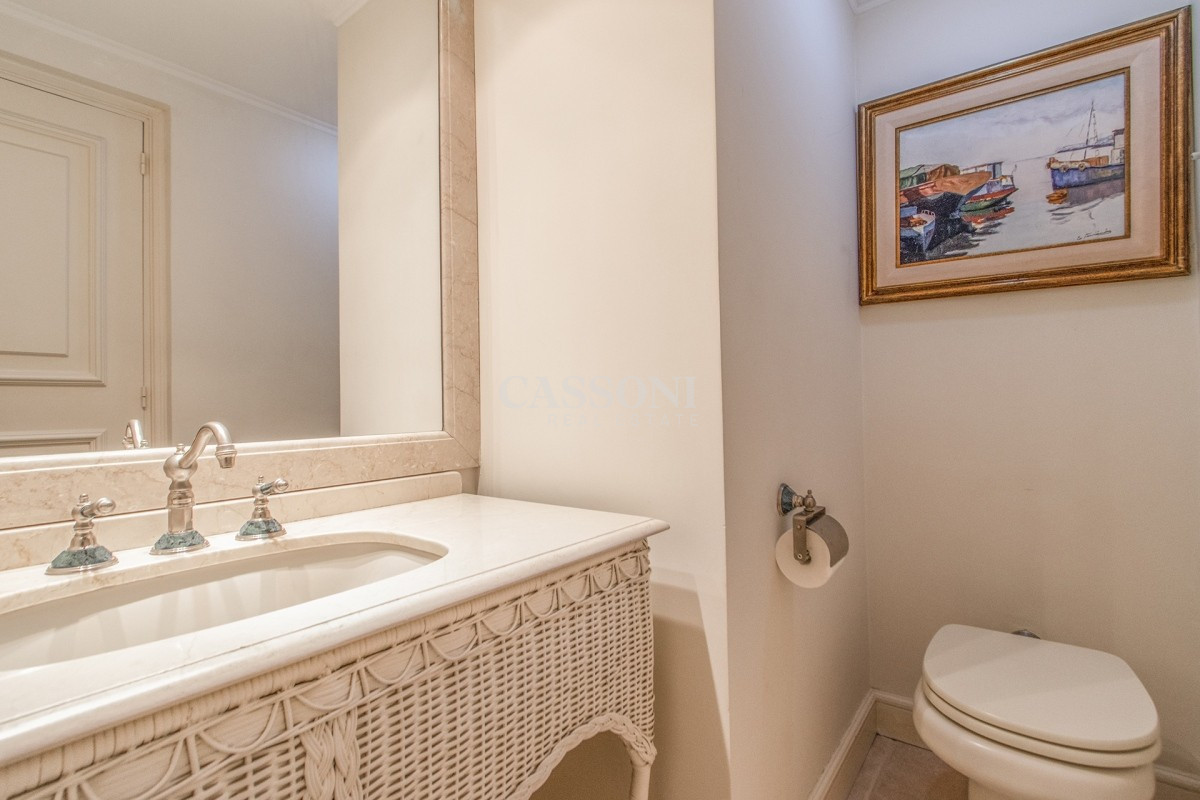 Apartamento ID.3375 - Penthouse sobre Playa Mansa, 4 Dormitorios y Parrillero en Venta - Punta del Este