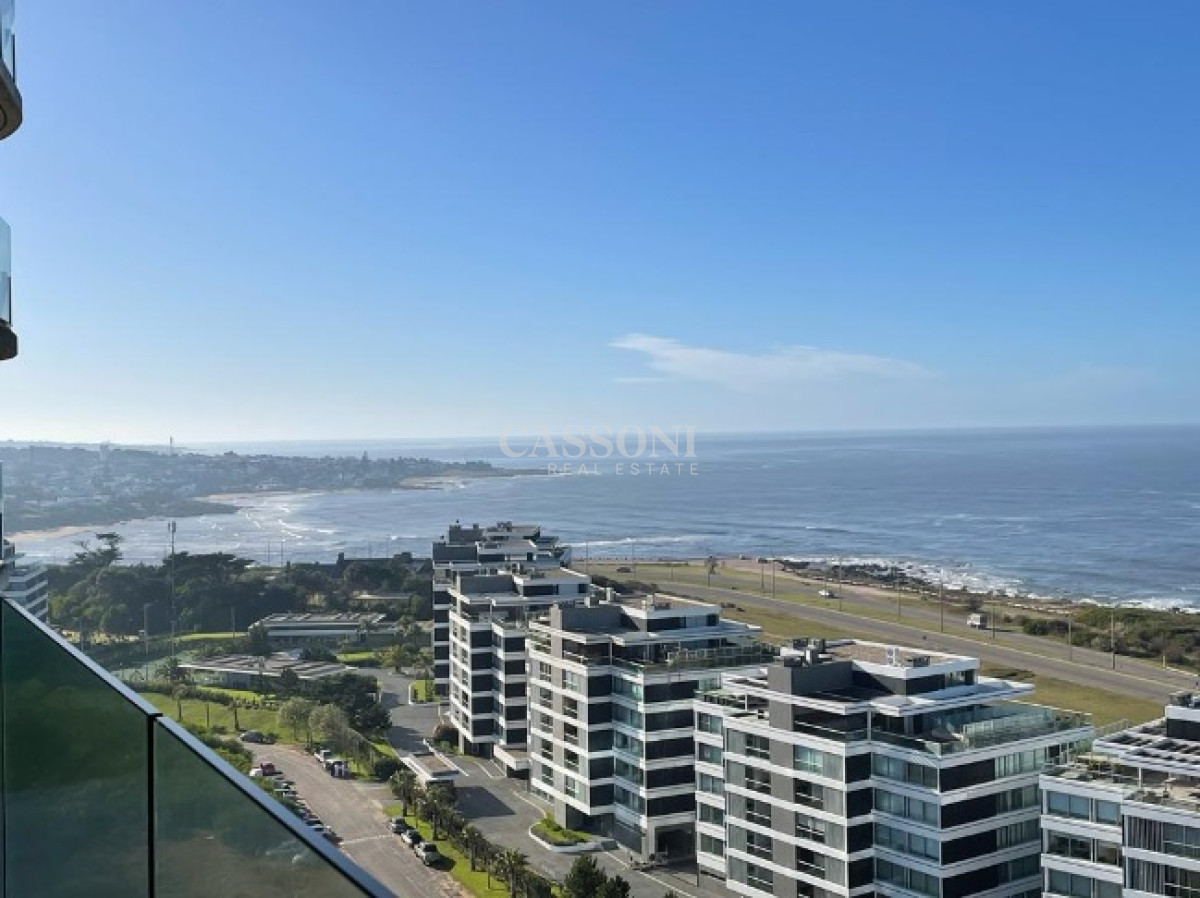 Apartamento ID.3247 - Venta de Apartamento de 2 Dormitorios en suite piso alto de Torre Surfside Village, Punta del Este