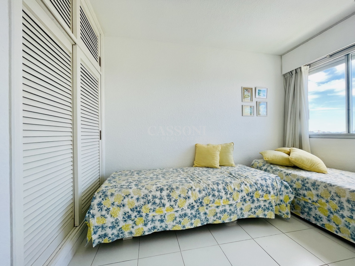Apartamento ID.2553 - Apartamento de 4 Dormitorios con Vista al Mar - Península de Punta del Este, Venta y Alquiler